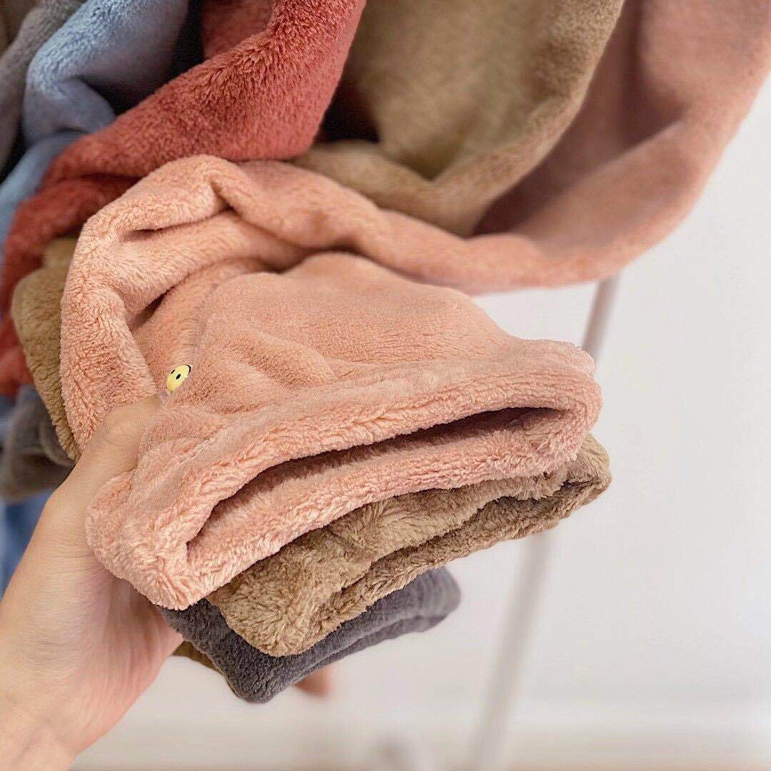 فملابس الجنيات الدافئة من أجل الخريف والشتاء، في البيوت الكسالى، يرتدون ملابس نوم السيدات المرغيات Specification image