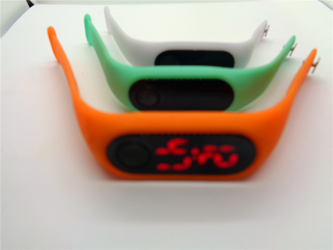 Gifts, toys, watches, electronic LED bracelets for boys and girls, wristwatches, street stalls, direct sales from the manufacturer