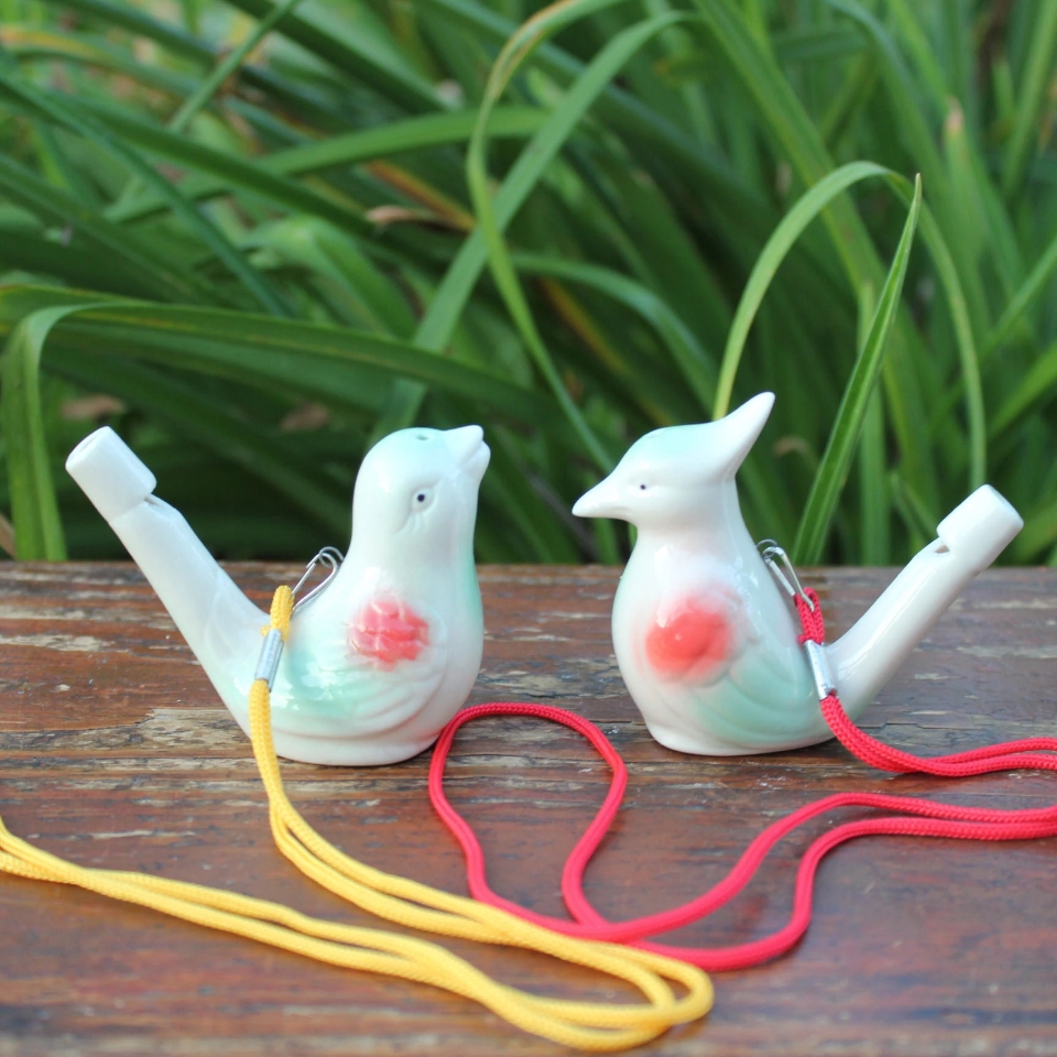 Creative ceramic waterbird whistles with lanyards, large peacock lark music bird whistles, tourist attraction street stall souvenirs Item Picture