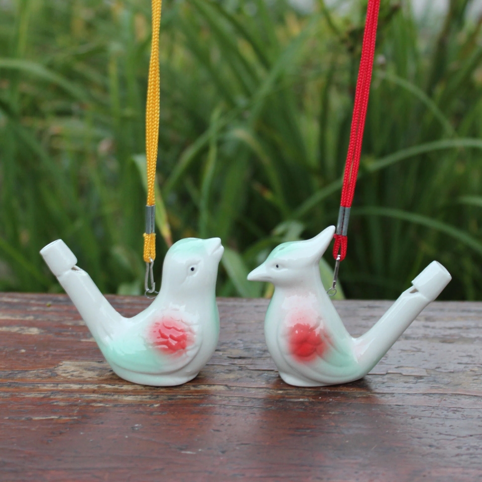 Creative ceramic waterbird whistles with lanyards, large peacock lark music bird whistles, tourist attraction street stall souvenirs Specification drawing