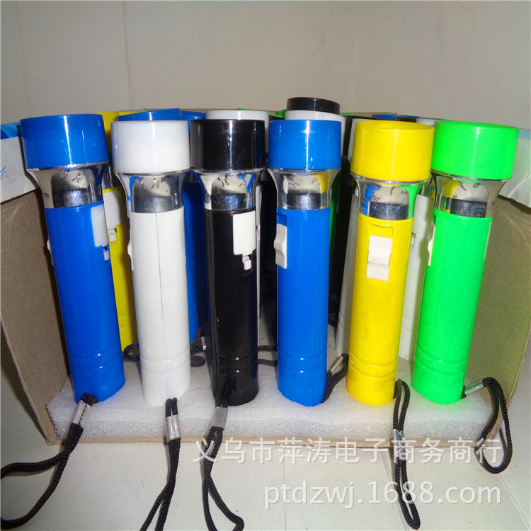 儿童玩具钥匙扣灯礼品LED手电筒发光挂件小夜灯地推货源厂家直销