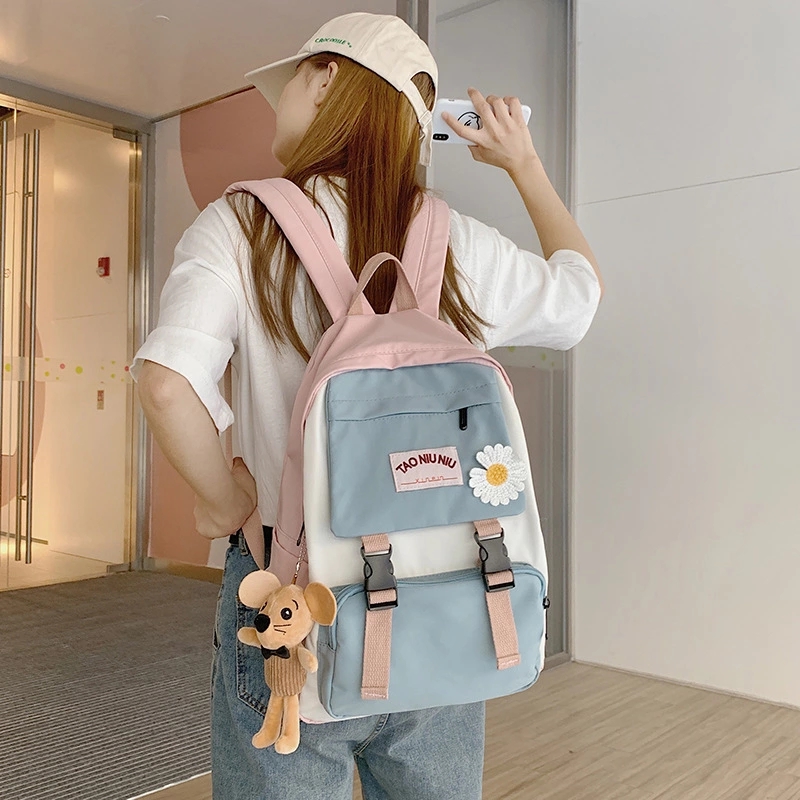 The Korean version of the "Little Daisy" ins style high school backpack for girls from Harajuku, ulzzang, is a backpack for middle and junior high school students and Hyuna details Picture