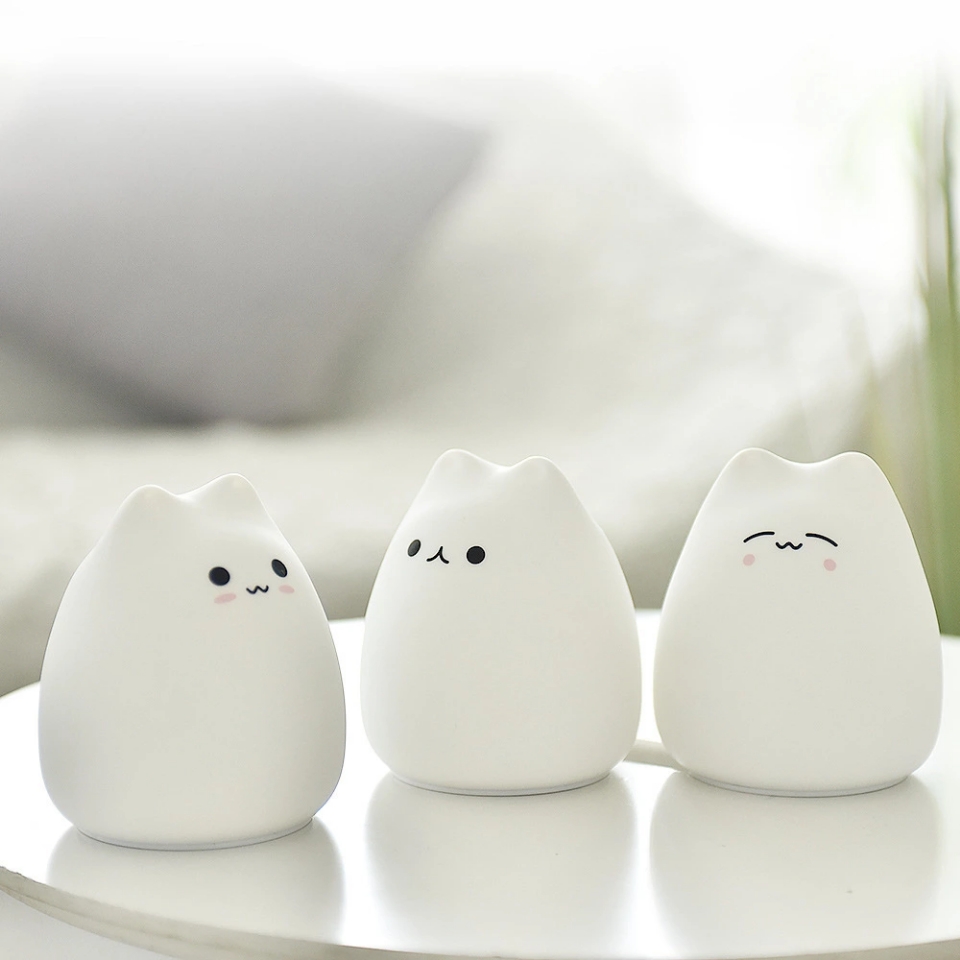 Creative cute cat silicone lamp, seven-color color-changing stress-relieving LED table lamp, children's atmosphere romantic night light gift h Application Scenario