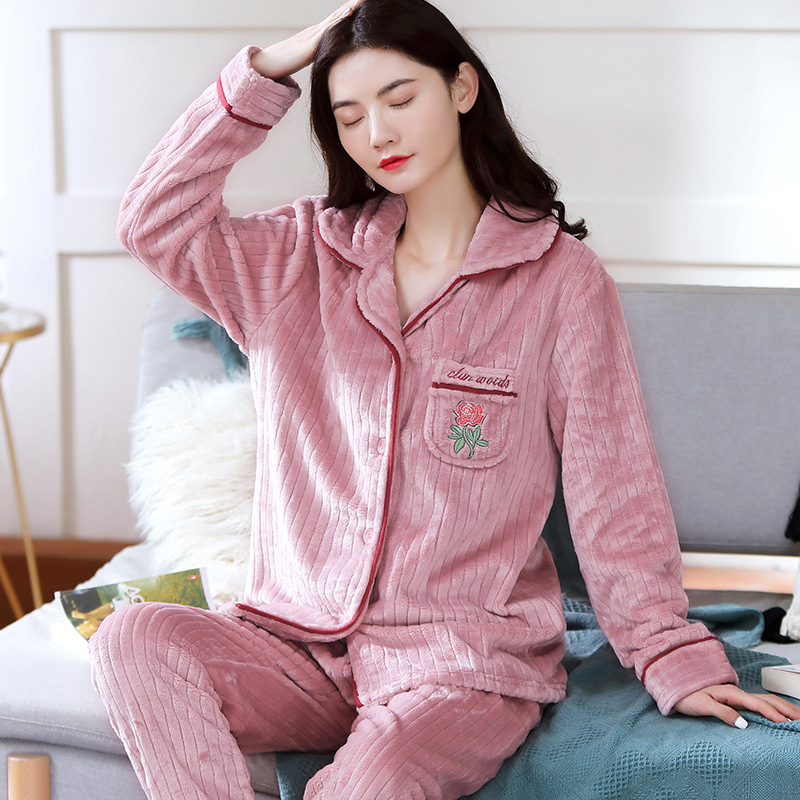 女士家居服实物图