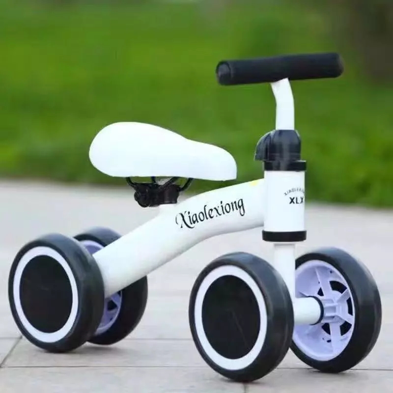 Children's four-wheel balance car without pedals, 1-3 years old children's sliding car, baby and infants' walking assistance toy car Application Scenario