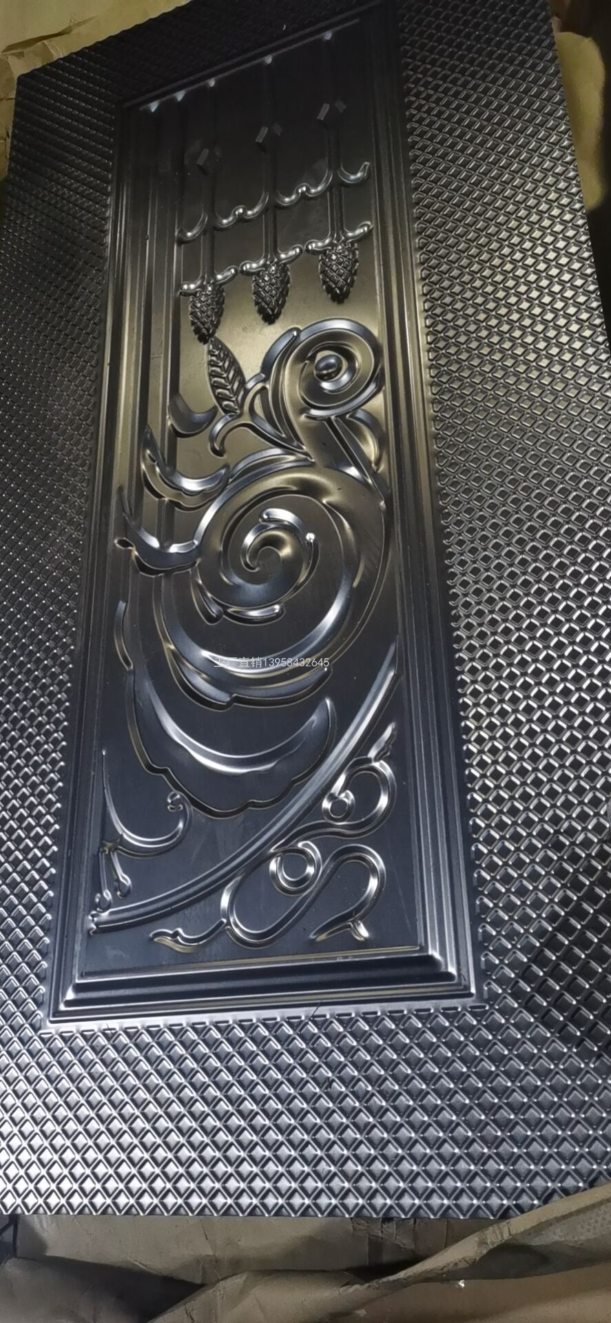 Factory direct sales of embossed door panels and storefronts for export to the Middle East, Africa and South America Item Picture