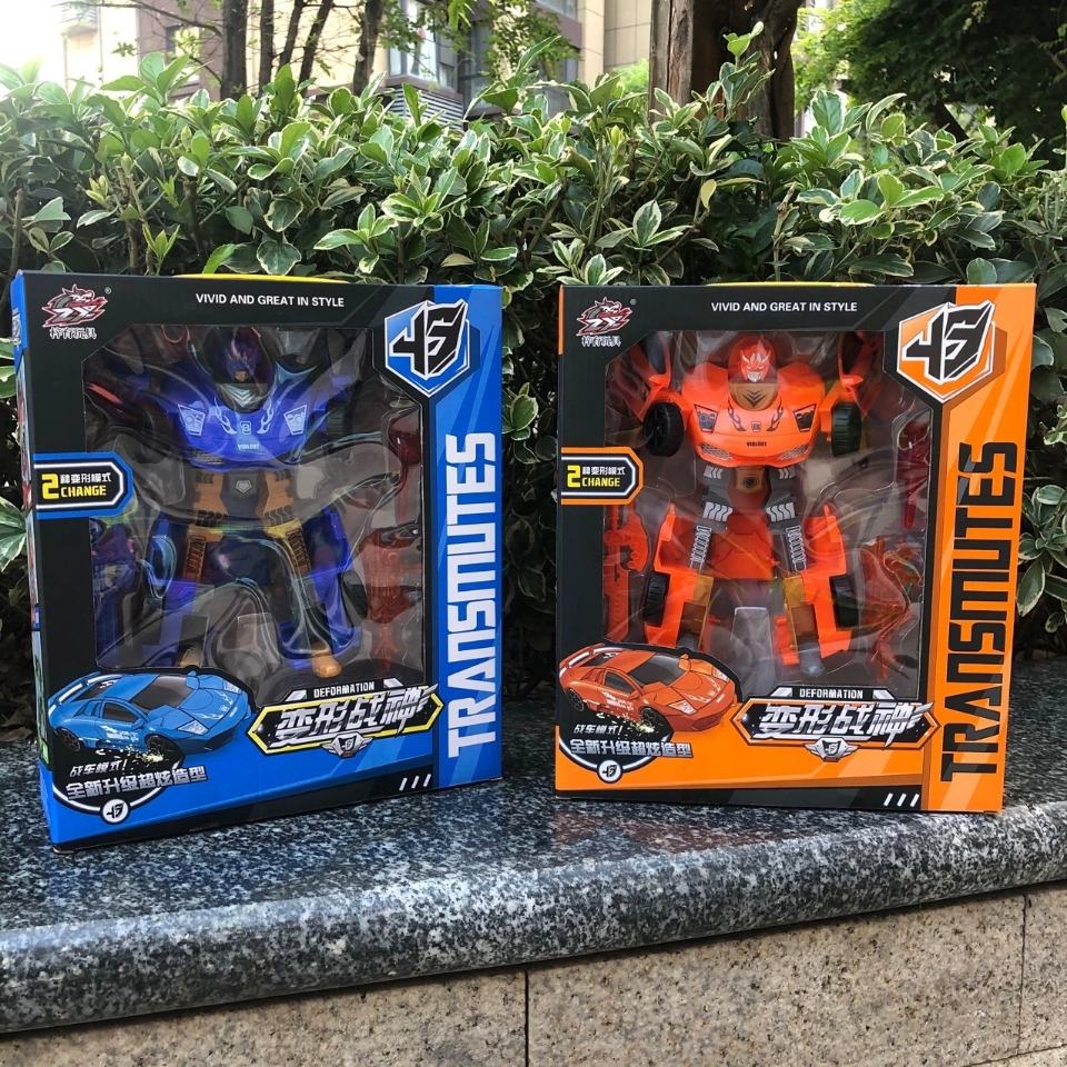 Hand-held gift boxes, transforming robots, children's transforming cars, toys, transforming car people, gifts and promotional items for various institutions, toys full figure