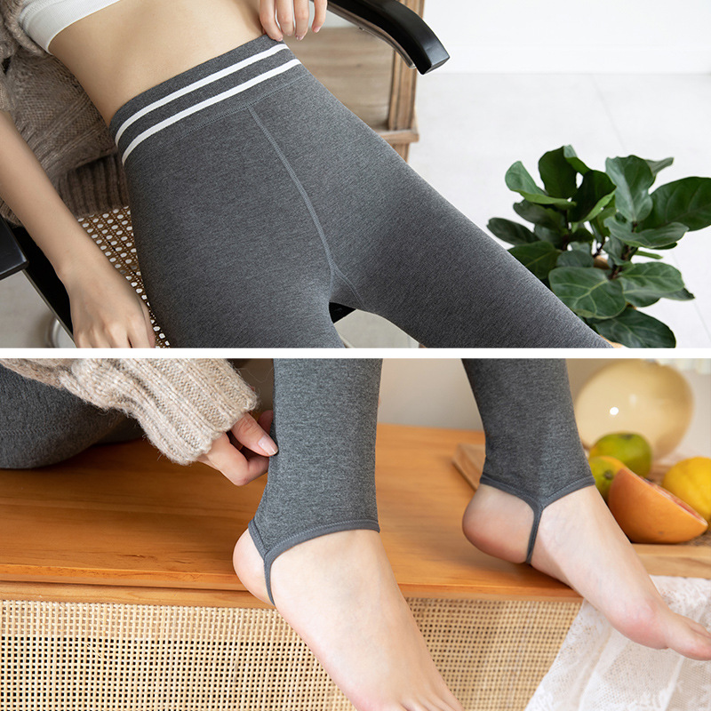 Autumn and winter velvet warm leggings for female outer wear elastic plastic slimming yoga foot one-piece pants 260g Application Scenario