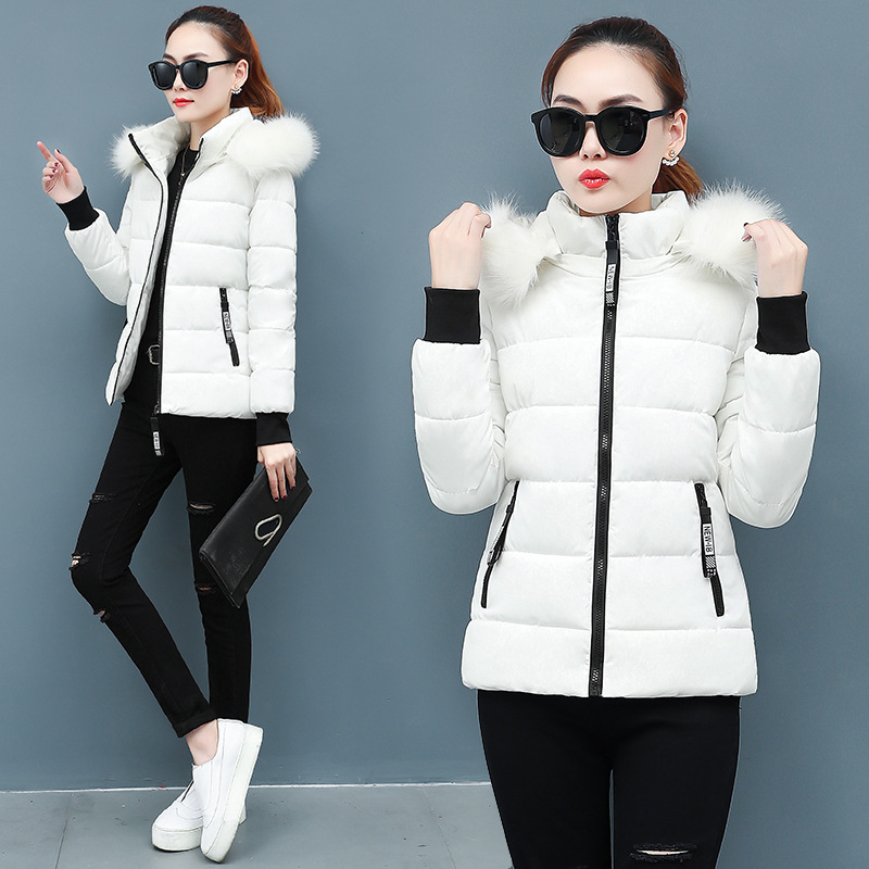 In 2020, short down cotton-padded jackets for women's winter wear, fitted and thickened, with large fur collars and plus-size cotton-padded clothes are in vogue details Picture