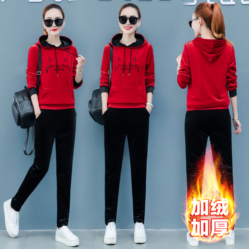 Winter sportswear set for women, a trendy and fashionable 2020 new Korean-style women's casual two-piece outfit Application Scenario