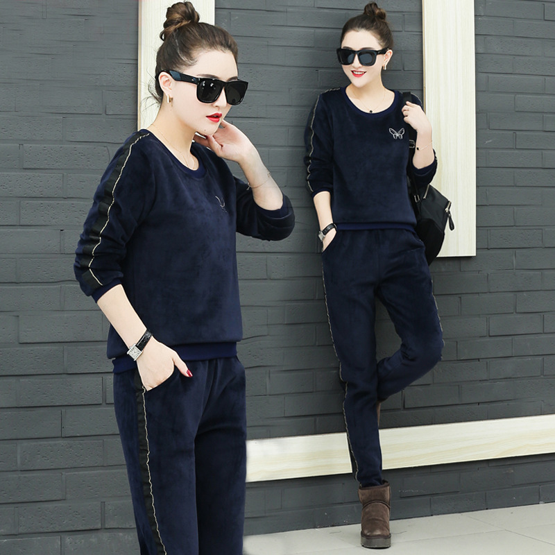 The 2020 spring and winter new fashion set of women's plus-size sweatshirt and casual sport set from Velvet is a trendy two-piece set Application Scenario