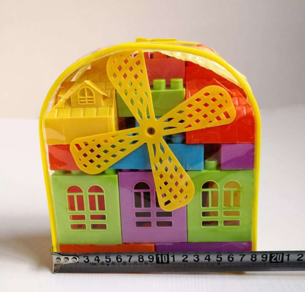 Backpack building blocks, children's large-particle plastic interlocking building blocks, baby early education and intelligence toys wholesale street stalls are selling well Item Picture