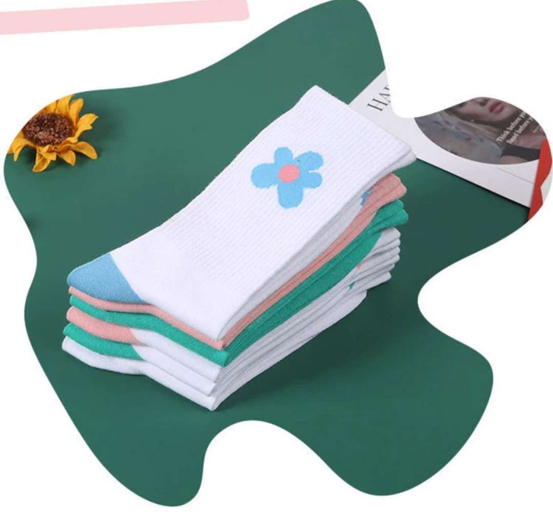 5 pairs of Hyuna style flower-patterned Korean-style cute mid-calf women's socks, college-style ins long-calf student women's socks