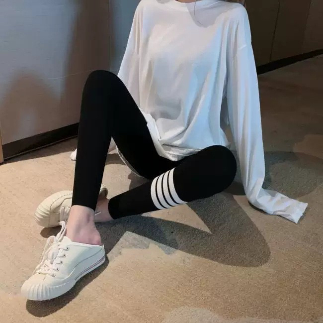 سراويل نسائية من طراز TB، السراويل الأربعة المتقاطعة الأربع ذات الجوارب details Picture