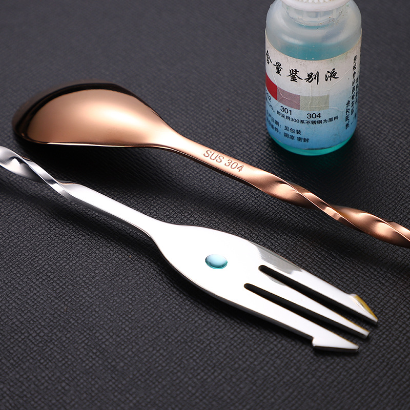 304 stainless steel cocktail bar spoon, creative long-handled stirring rod, golden threaded extended milk tea spoon, double-head spoon custom-made Application Scenario