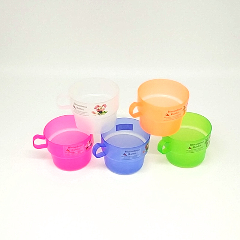 Sunshine Department Store's new bagged plastic drinking cup, plastic cup gift, mouth cup, creative transparent small cup Application Scenario