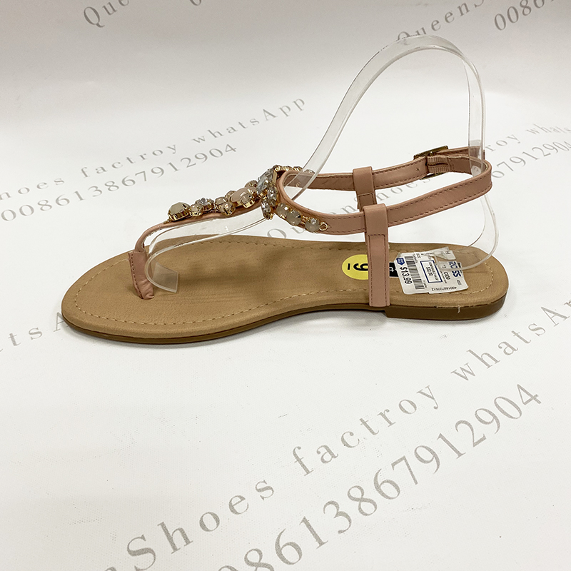 女式凉鞋实物图