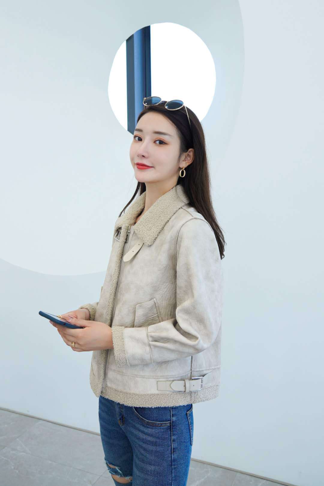 Winter new women's clothing fur one-piece zipper, elegant and versatile, thick short coat for women, factory direct sales