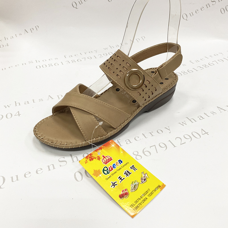 women sandals 现货夏季女凉鞋PU鞋底超轻小坡跟透气露趾妈妈鞋