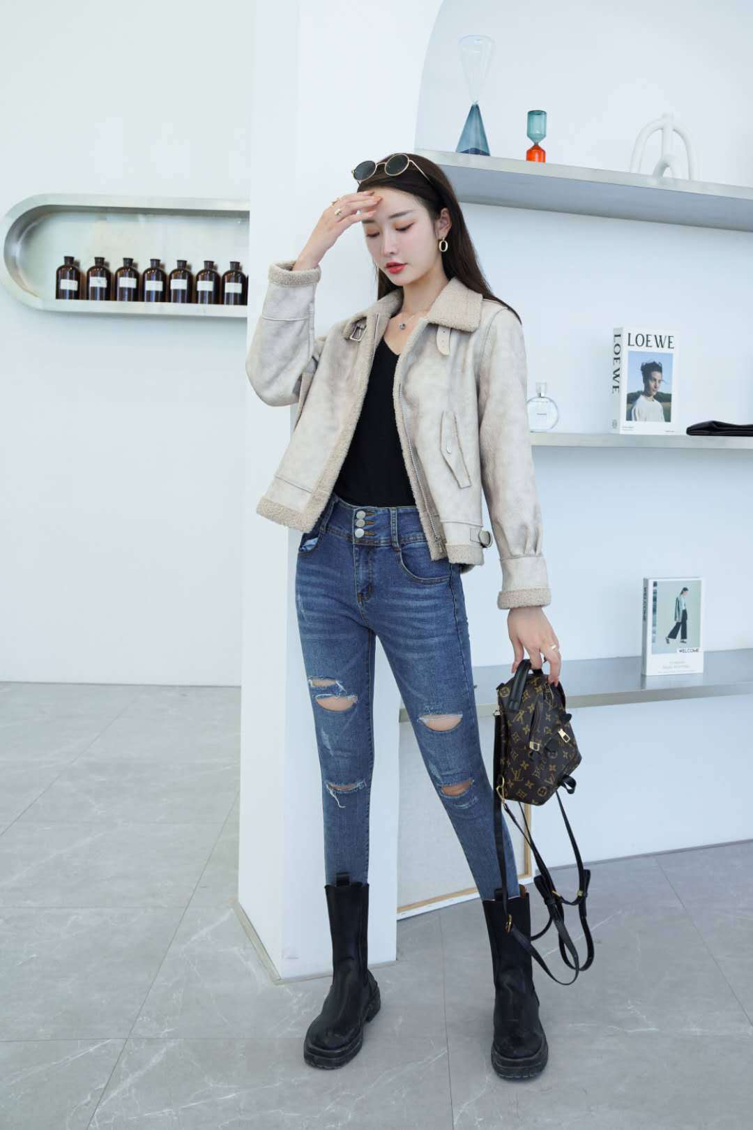 Winter new women's clothing fur one-piece zipper, elegant and versatile, thick short coat for women, factory direct sales Item Picture