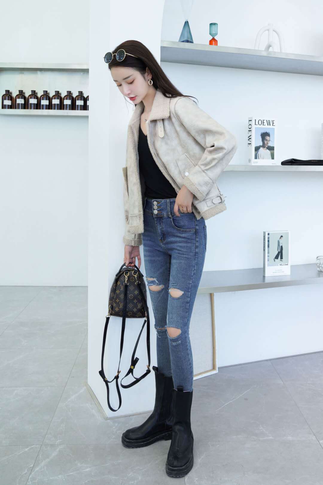 Winter new women's clothing fur one-piece zipper, elegant and versatile, thick short coat for women, factory direct sales details Picture