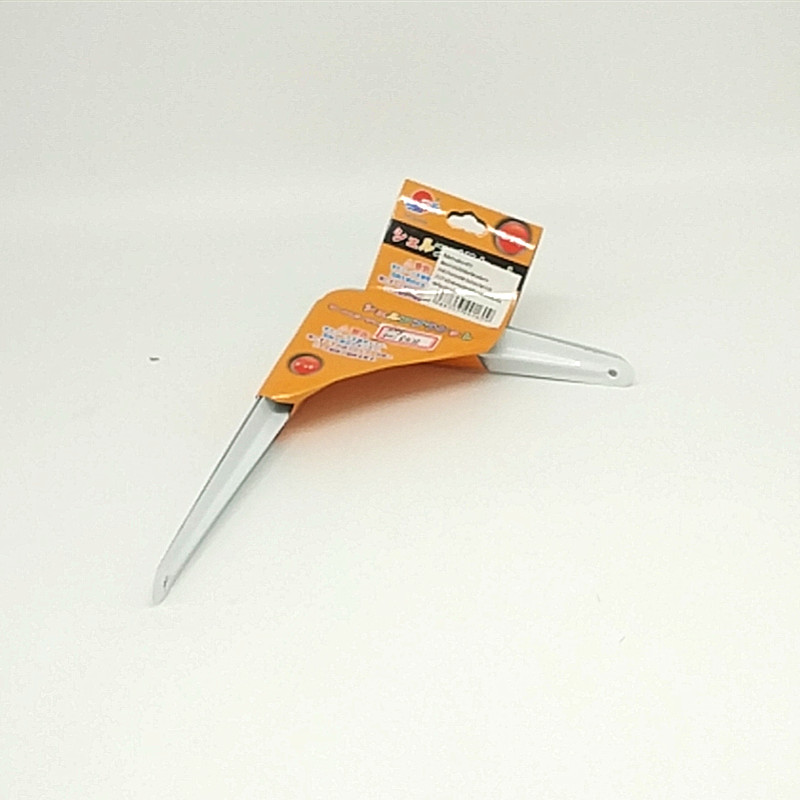The tripod rack in Sunshine Department Store is hung on the wall with right-angle shelves and fixed with a straight partition board to support the tripod details Picture