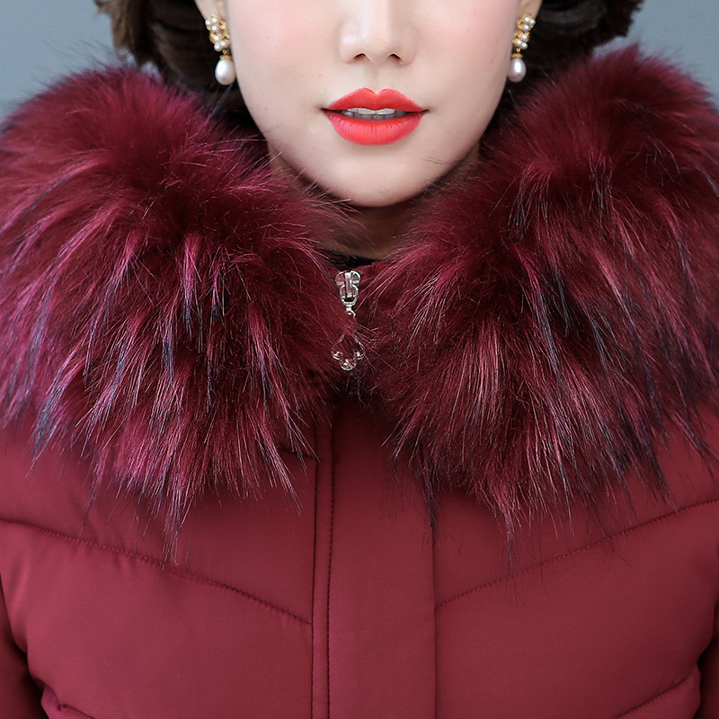 New winter styles for middle-aged and elderly women's clothing: cotton-padded jacket with hood, thickened down cotton-padded jacket, mom's dress, large-sized wool-collar embroidered cotton-padded jacket details Picture