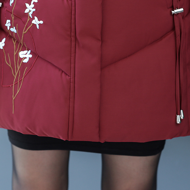 New winter styles for middle-aged and elderly women's clothing: cotton-padded jacket with hood, thickened down cotton-padded jacket, mom's dress, large-sized wool-collar embroidered cotton-padded jacket Application Scenario