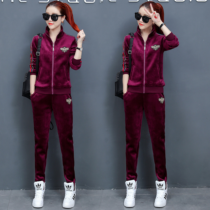 The new autumn and winter style of warm, fleece and thickened, fashionable and casual Korean-style sportswear set, stylish women's two-piece set, is trendy Specification image