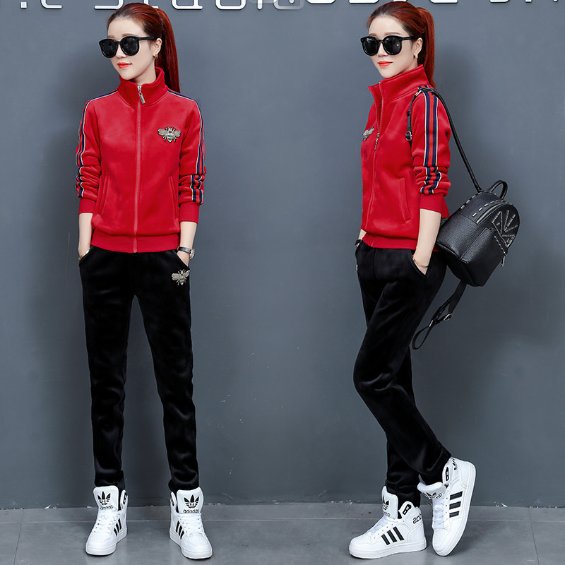 The new autumn and winter style of warm, fleece and thickened, fashionable and casual Korean-style sportswear set, stylish women's two-piece set, is trendy