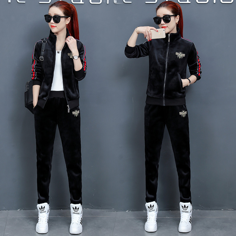 The new autumn and winter style of warm, fleece and thickened, fashionable and casual Korean-style sportswear set, stylish women's two-piece set, is trendy details Picture
