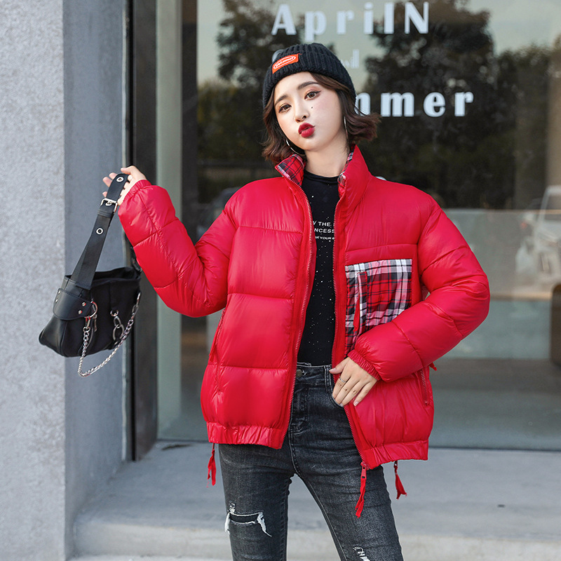 A real photo of a new autumn and winter Korean short student pie coat with shiny leather for women, which is designed to make them look slimmer and thickened