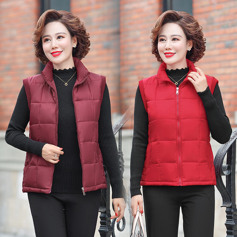 The new winter down cotton vest for women's short coat is a versatile Korean-style loose student waistcoat without sleeves details Picture