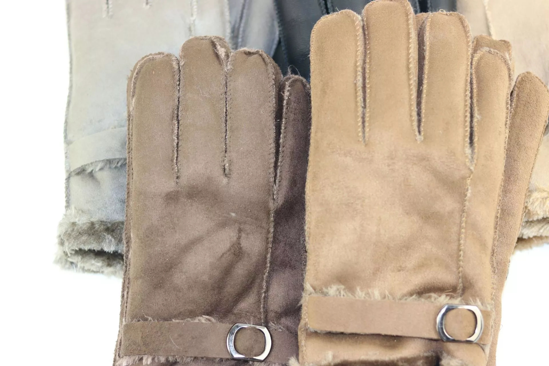 Factory direct sales of winter men's gloves, electric vehicle faux fur integrated, artificial wool with fleece and thickening, hot selling at street stalls Item Picture
