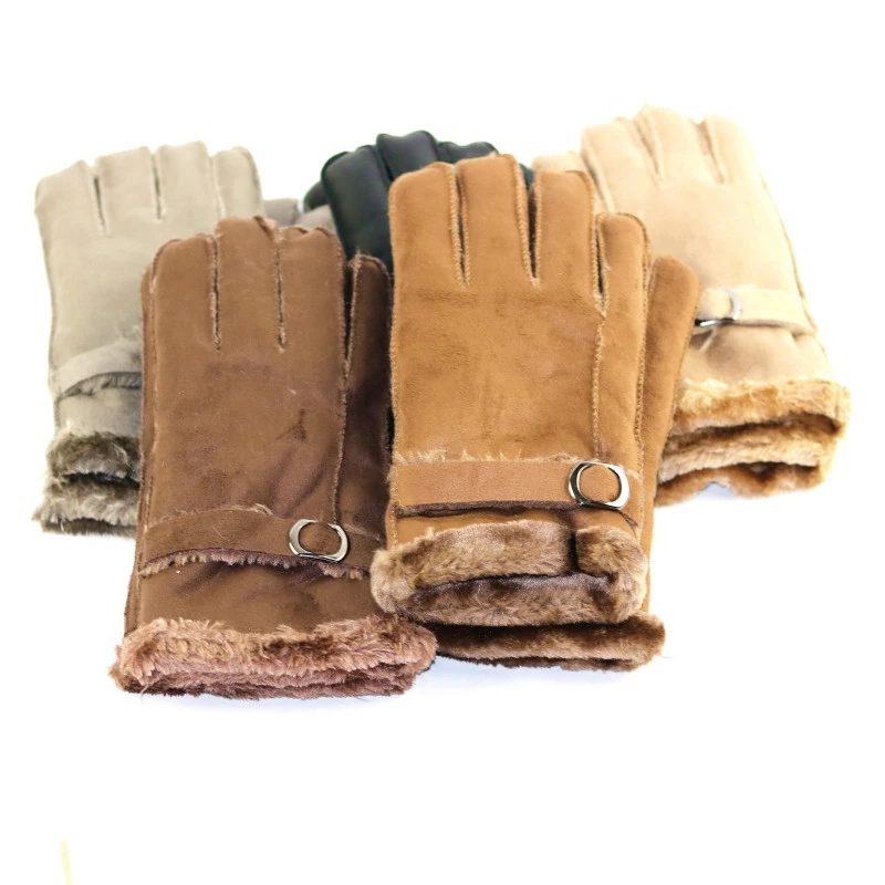 Factory direct sales of winter men's gloves, electric vehicle faux fur integrated, artificial wool with fleece and thickening, hot selling at street stalls Application Scenario