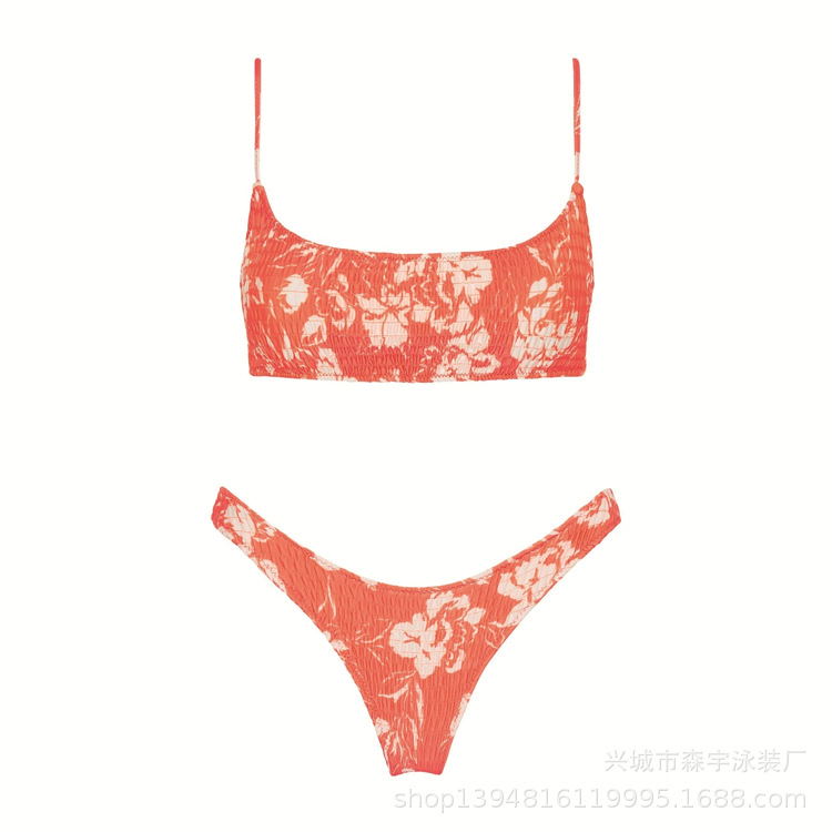 The 11-color INS triangular double-sided swimsuit with strapless and pleated designs from Europe and America has swept the new bikini style Application Scenario