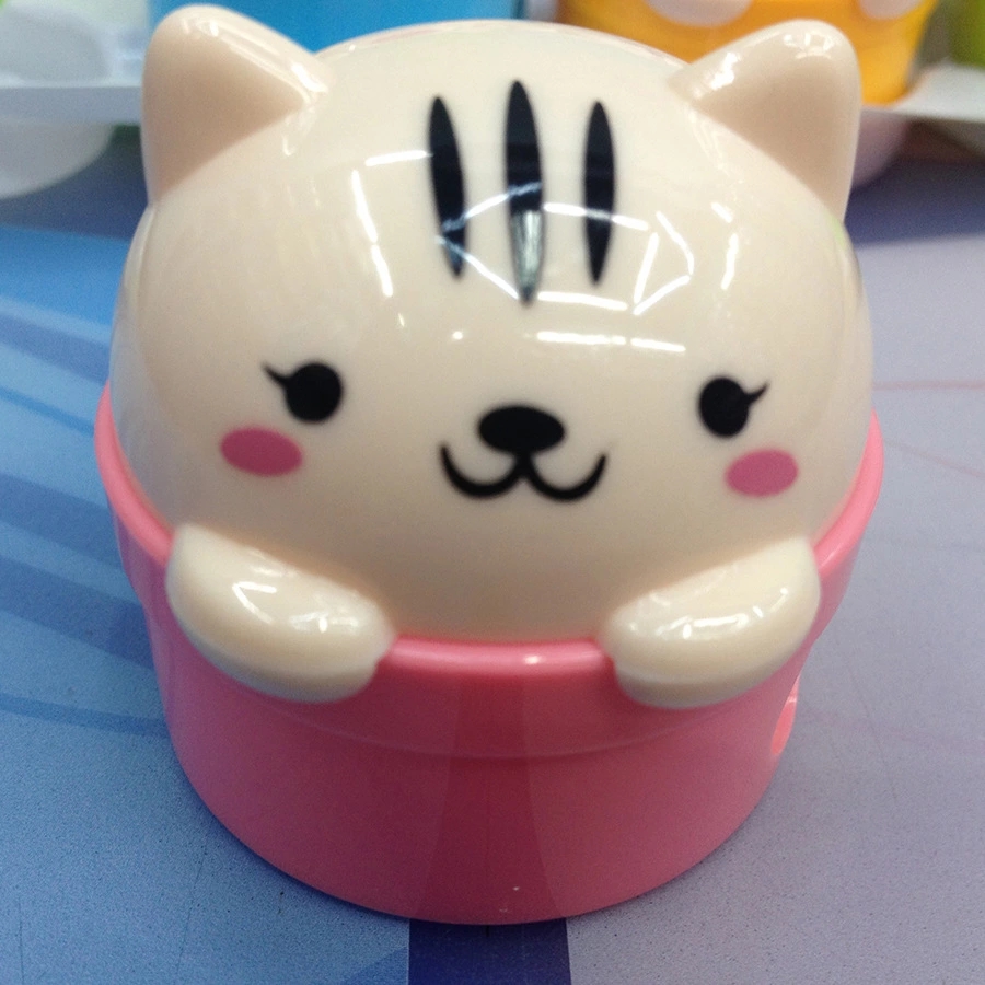 Creative Xinle 360 student cartoon cat pencil sharpeners, bear pencil sharpeners, cute pencil sharpeners wholesale Application Scenario