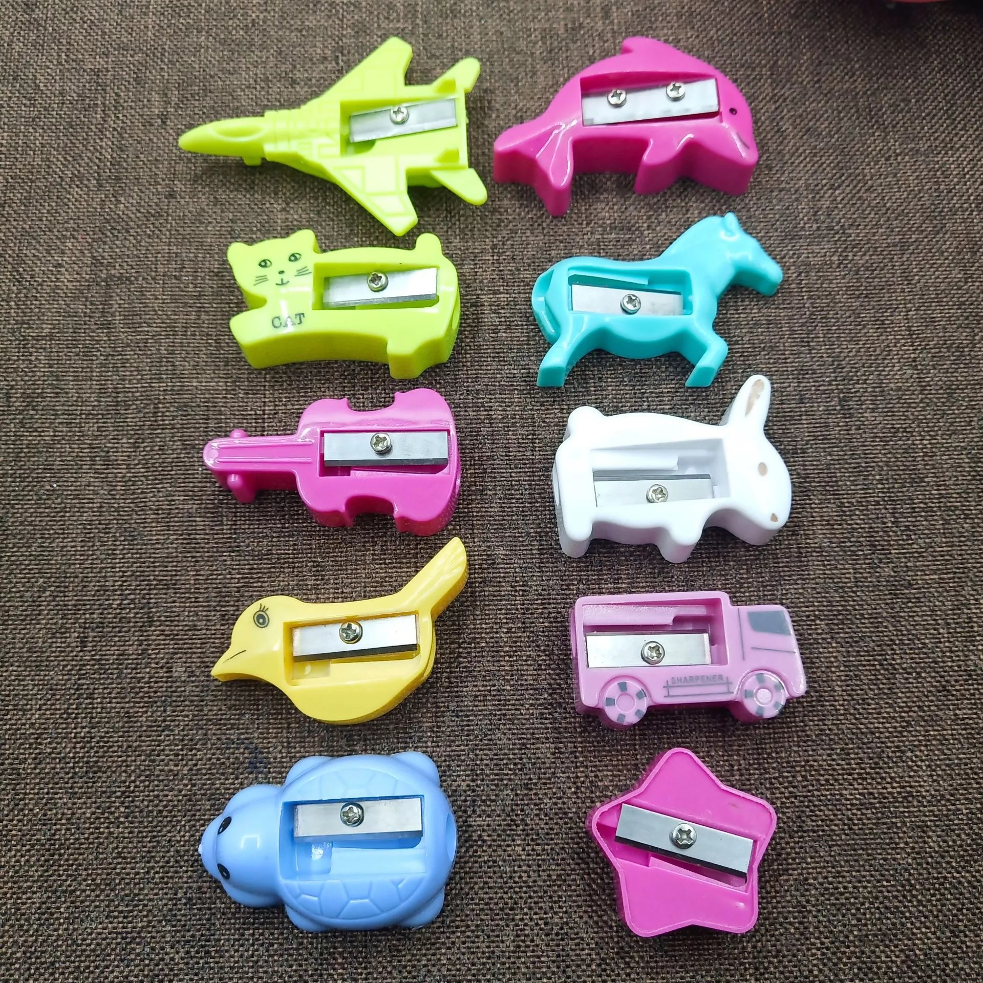 Kaai cartoon-shaped small pencil sharpener, pencil sharpener, creative learning stationery, pencil sharpener, pencil sharpener manufacturer Application Scenario