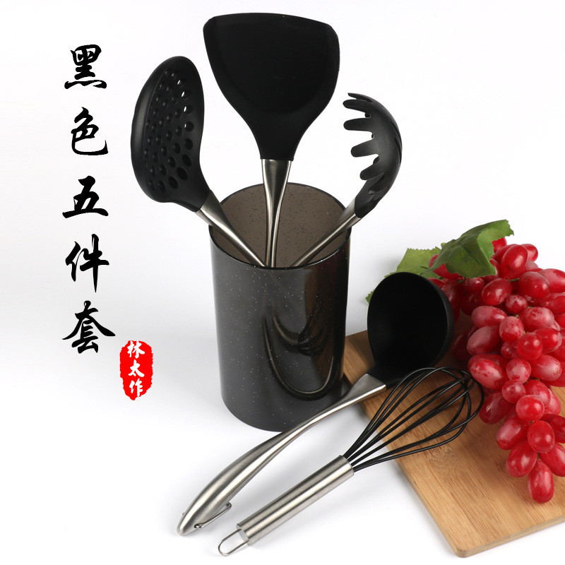 8-piece silicone kitchenware set, creative kitchen set, stainless steel high-temperature resistant spatula, non-stick pan, cross-border kitchenware Application Scenario