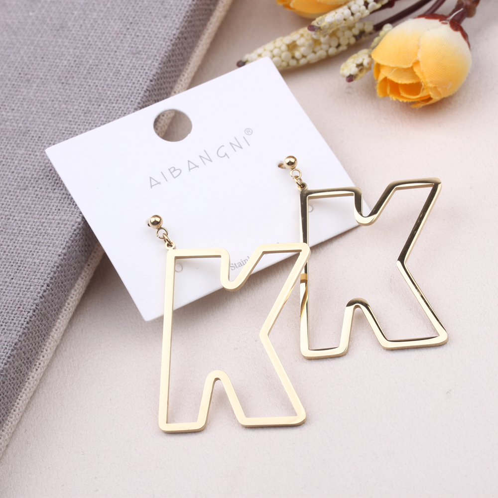 Boutique accessories, high-end earrings, trendy Korean style, internet-famous titanium steel earrings, tassel ear studs, long ear strings for women Application Scenario