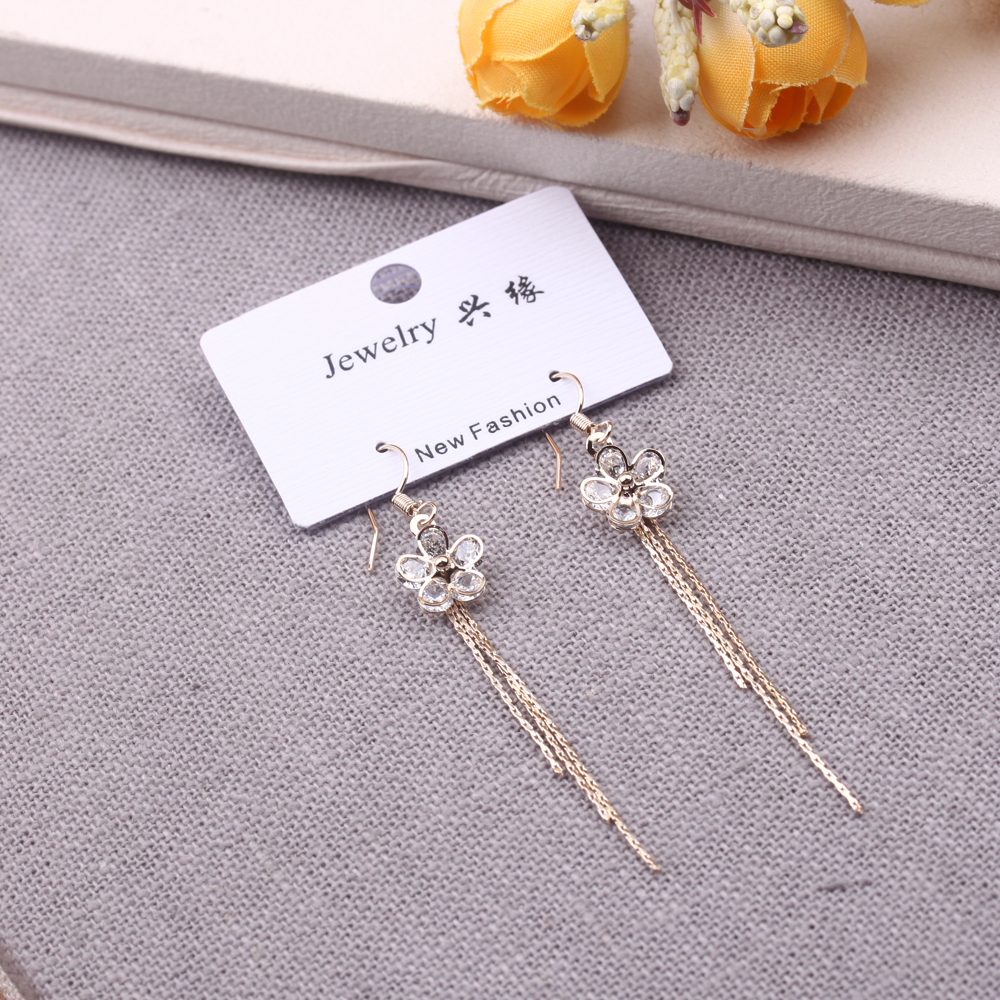 10-yuan store accessories, earrings, ear buckles, ear studs, high-end and fashionable, beach, Japanese and Korean, aloof gatherings, paired with long tassels Specification image