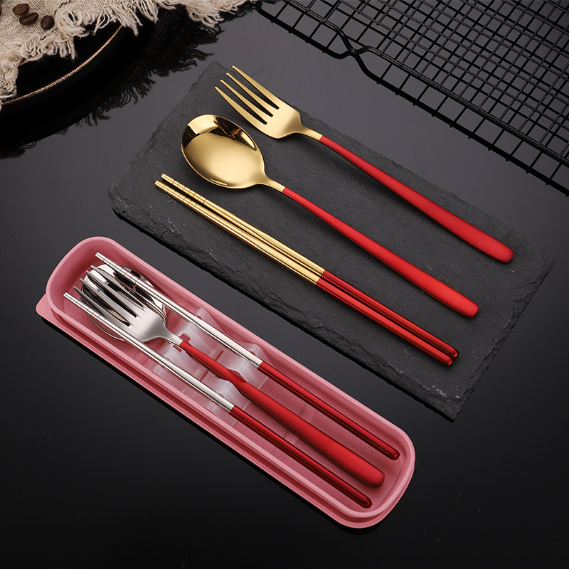 304 stainless steel gold-plated portable tableware with forks, spoons and chopsticks, Korean creative portable tableware Application Scenario
