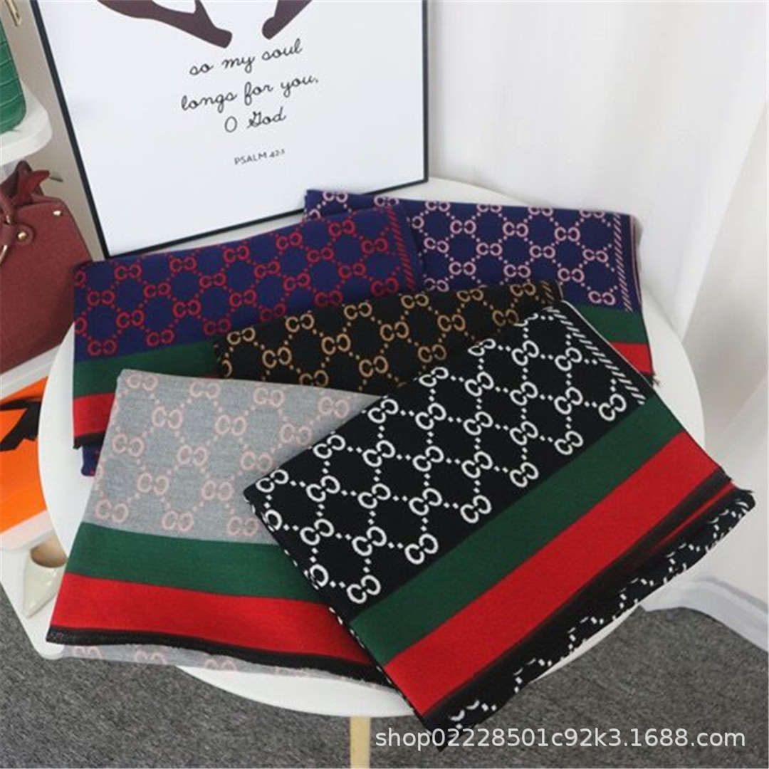 2020秋冬仿羊绒围巾百搭新款欧美风同款情侣女保暖披肩加厚学生