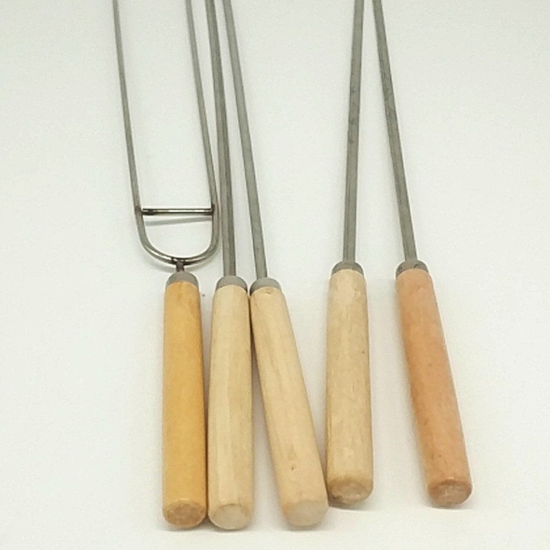 Sunshine Department Store bag 5 pieces stainless steel barbecue forks, U-shaped barbecue needles, lamb kebabs, barbecue skewers, wooden handle flat skewers Application Scenario