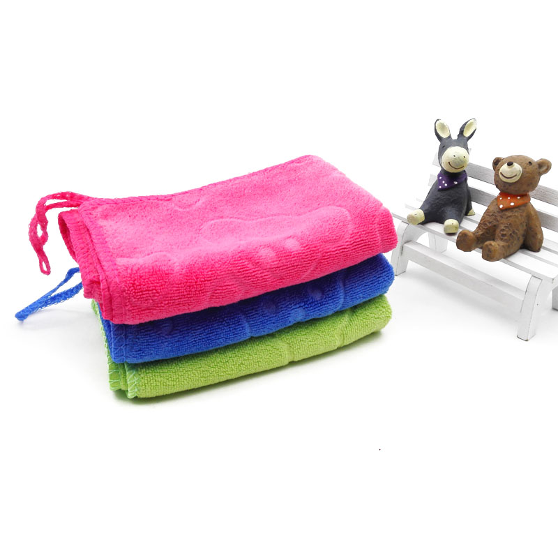 H1522 embossed super soft square towels, daily necessities, absorbent car cleaning towels and rags, 2-yuan store supply in Yiwu Application Scenario