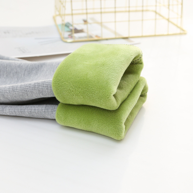 Autumn and winter thickened and fleece leggings for women to wear outside in 2020 winter trend, the same style as the popular ribbed fruit green fleece warm pants Item Picture