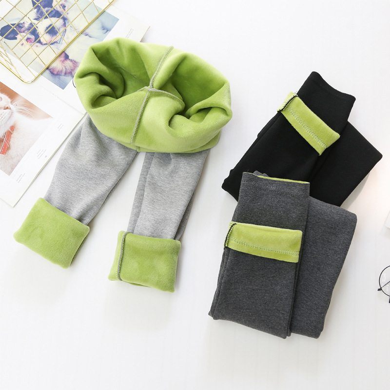 Autumn and winter thickened and fleece leggings for women to wear outside in 2020 winter trend, the same style as the popular ribbed fruit green fleece warm pants details Picture