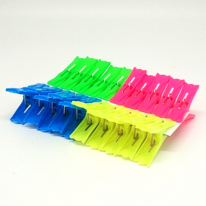 Sunshine Department Store Multi-functional nylon clothes drying rope, anti-slip colored clothes drying rope, quilt drying rope clip set Application Scenario