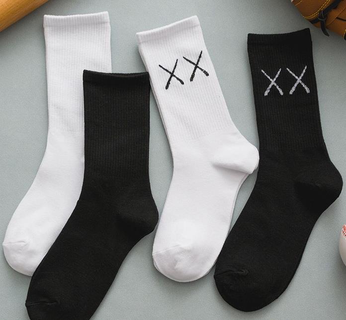 ins fashion socks Fashion brand street black and white hip hop stockings men's and women's basketball socks sports socks thumbnail