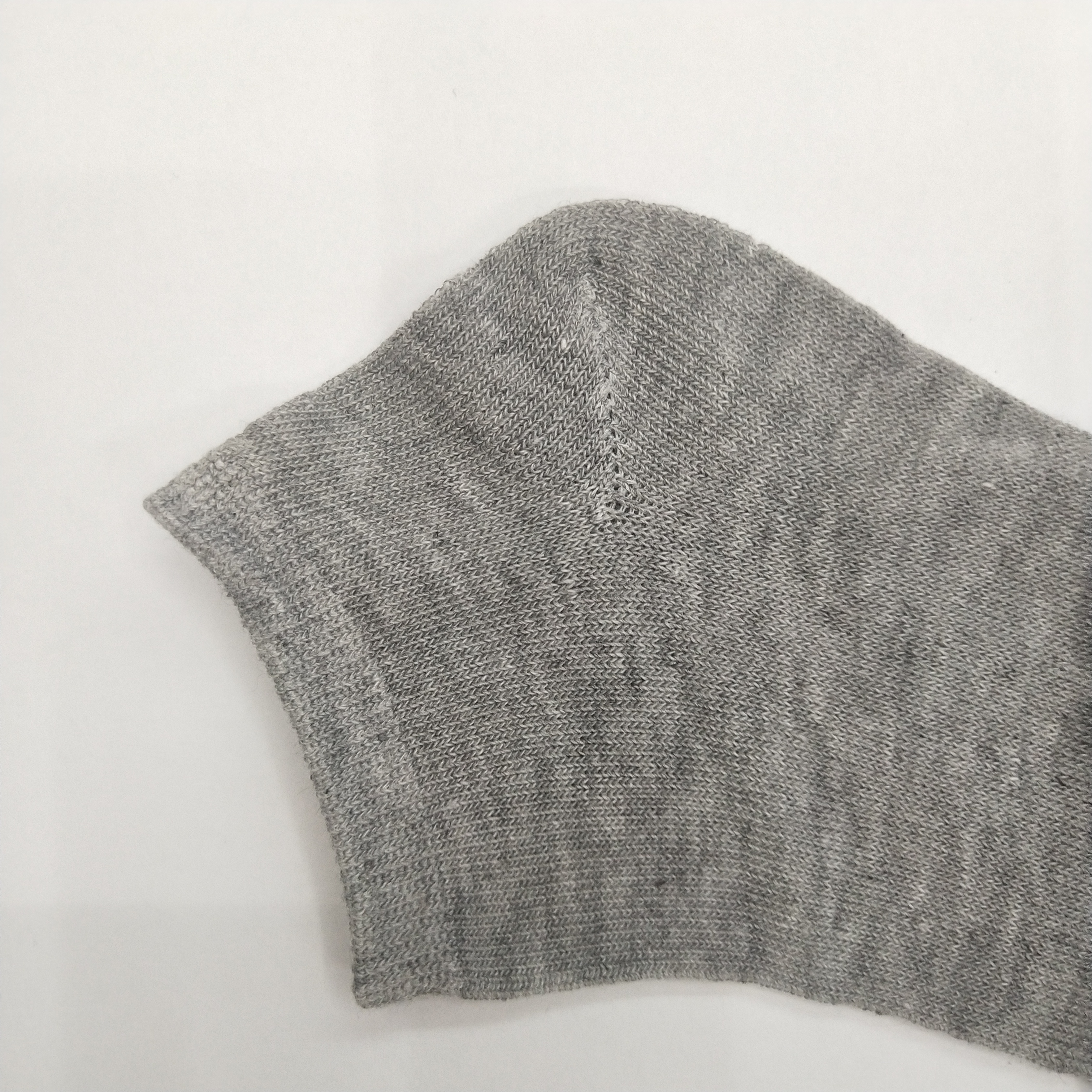 وكانت جوارب الرجال والأبيض والأبيض والأبيض تُباع بكثرة Specification image